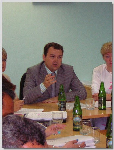 By Archangelsk city-July2005 round table_09.jpg